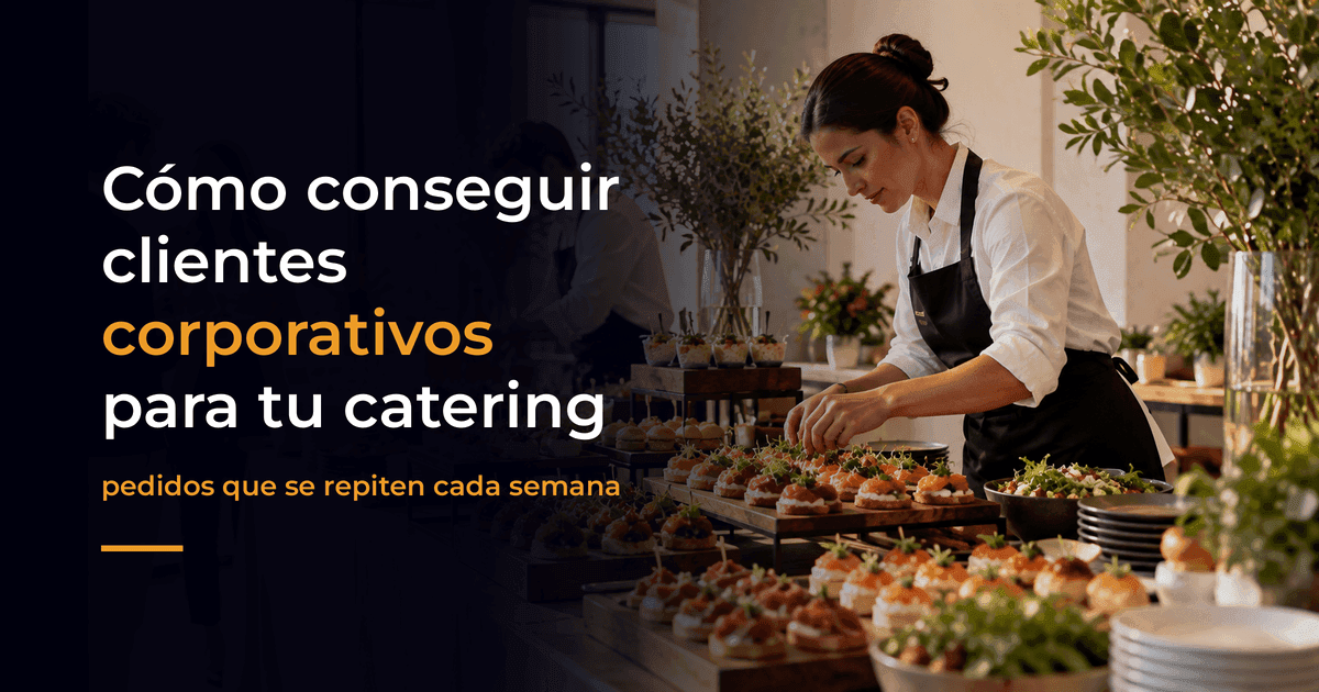 Profesional de un Catering preparando la comida Profesional de un Catering preparando la comida